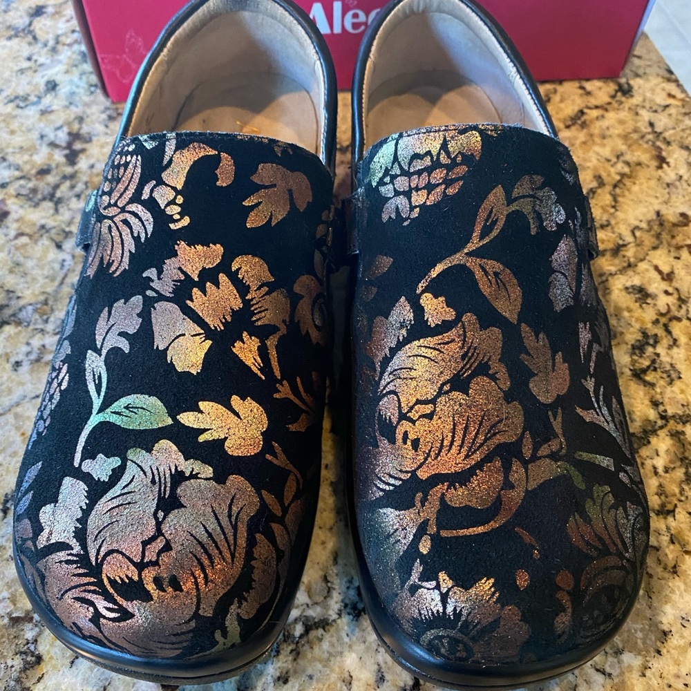 Alegria Clogs Size 39